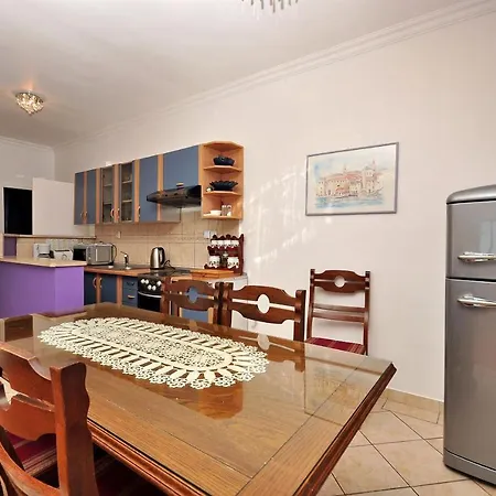 Ruzarija Apartment Trogir