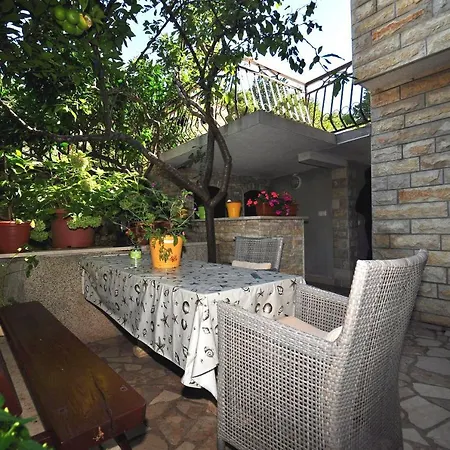 Apartment Ruzarija *