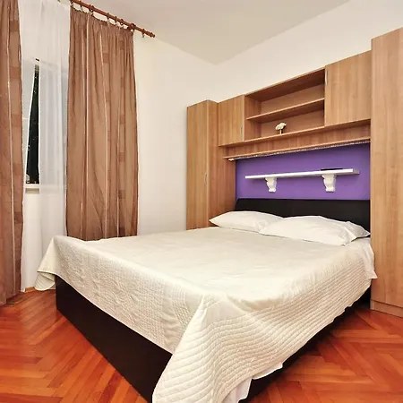 Apartment Ruzarija *