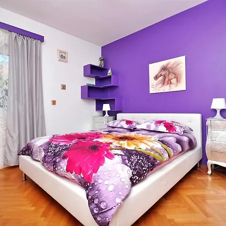 Apartament Ruzarija *