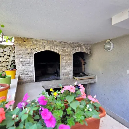 Apartament Ruzarija *