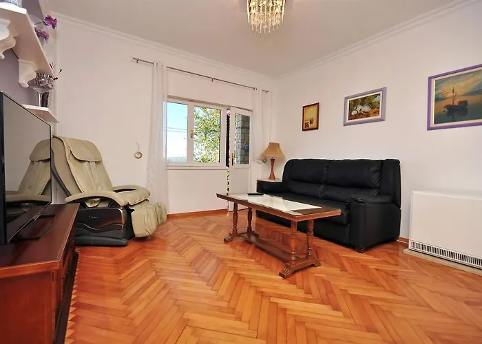 Ruzarija Appartement *