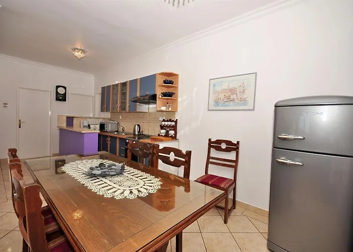 Ruzarija טרוגיר